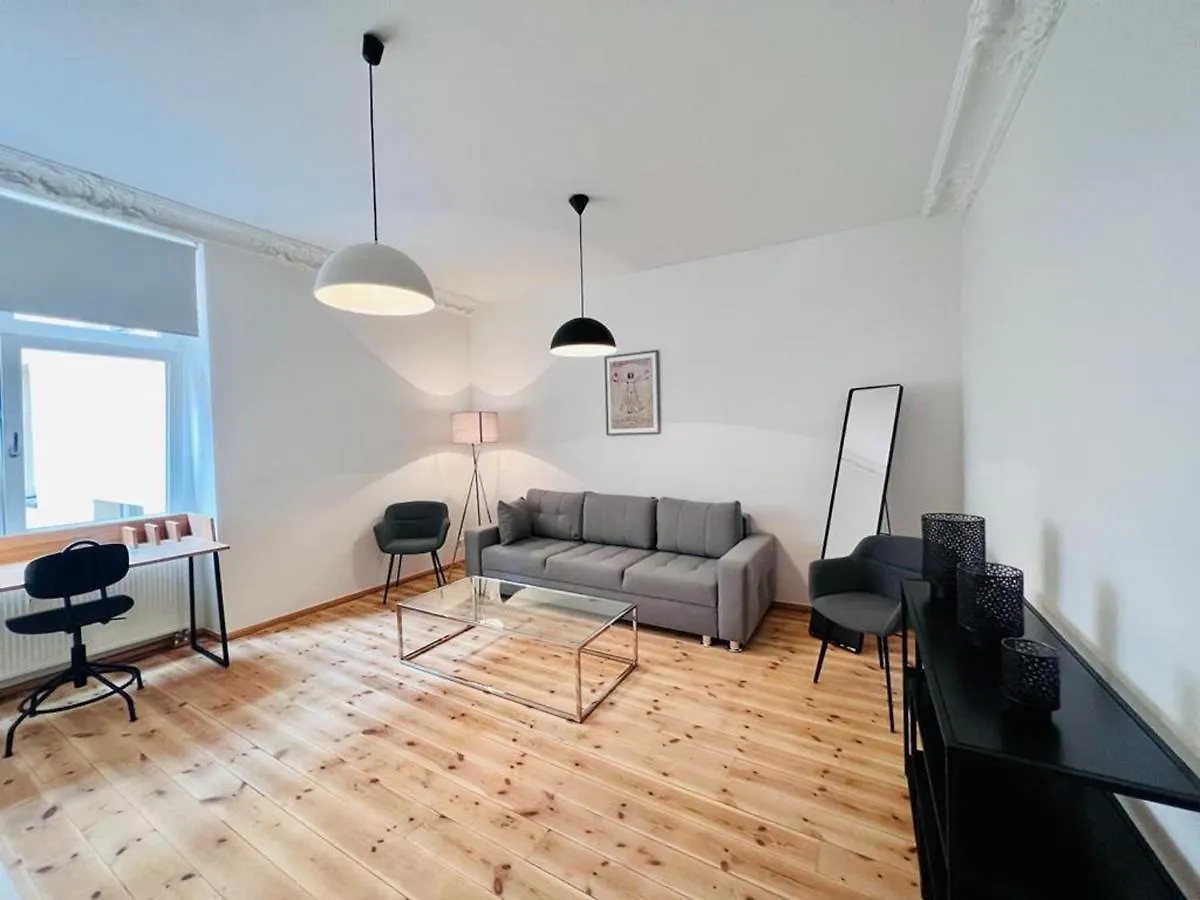 Alte Schoenhauser Lux ベルリン ドイツ